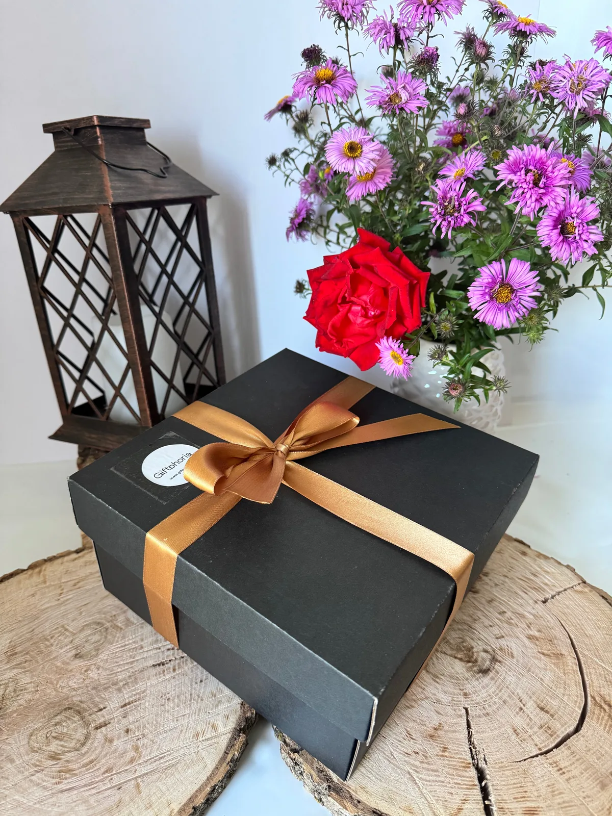 Gift box - Chocolate and Nuts view 3
