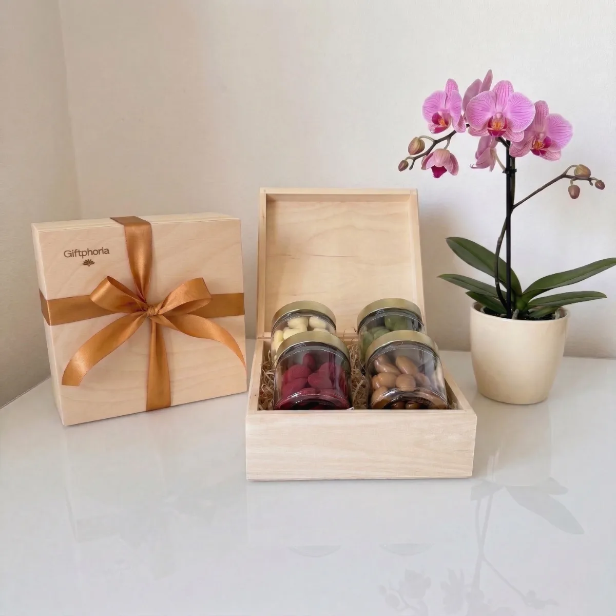 Golden Snack Collection - Mango & Raspberries 1