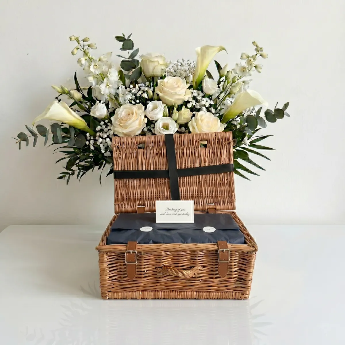Condolence basket M view 2
